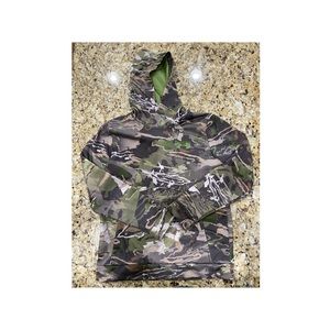 Boys Under Armour Camo hoodie.